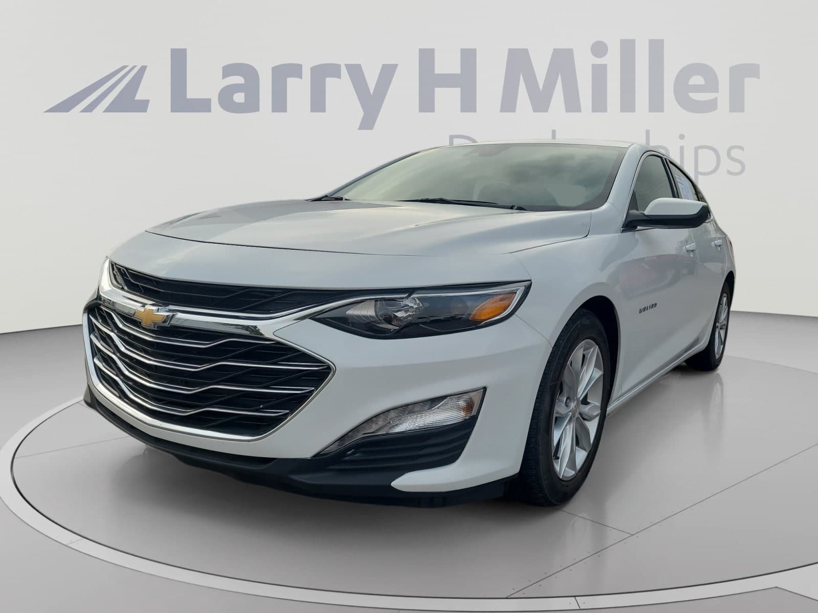 2025 Chevrolet Malibu 1LT — photo 1 of 35