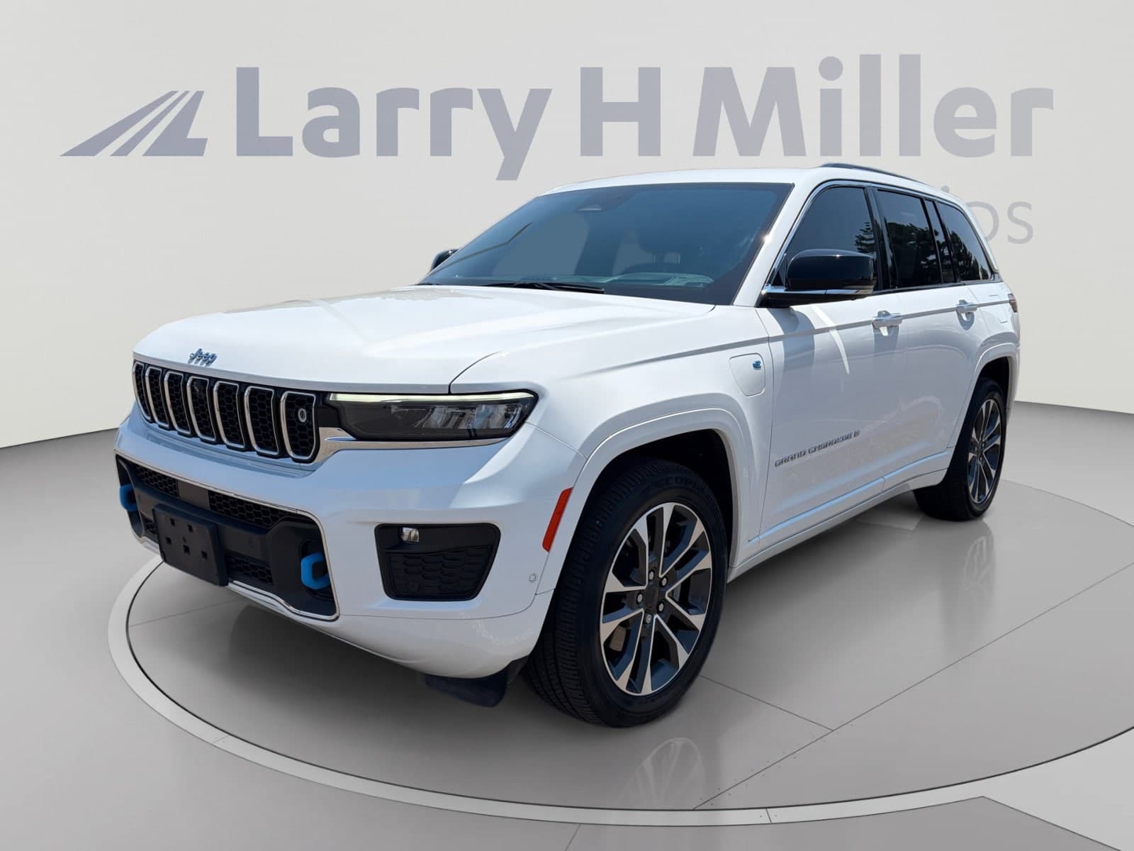 2023 Jeep Grand Cherokee 4xe Overland — photo 1 of 34