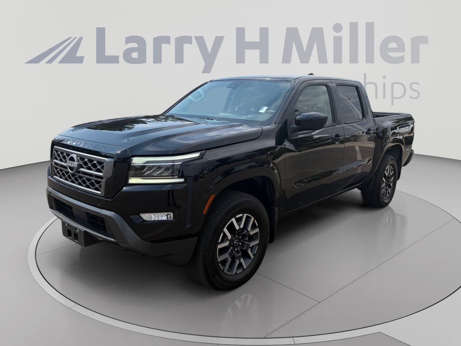 2024 Nissan Frontier SL — photo 1 of 34
