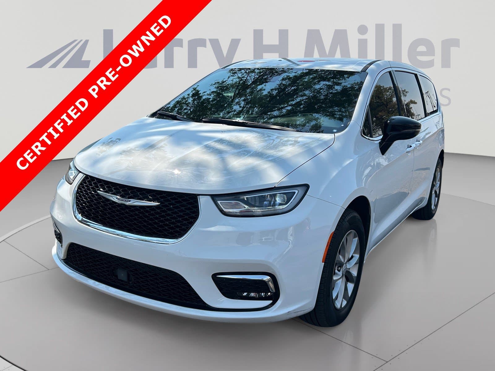 2026 Chrysler Pacifica Select — photo 1 of 32