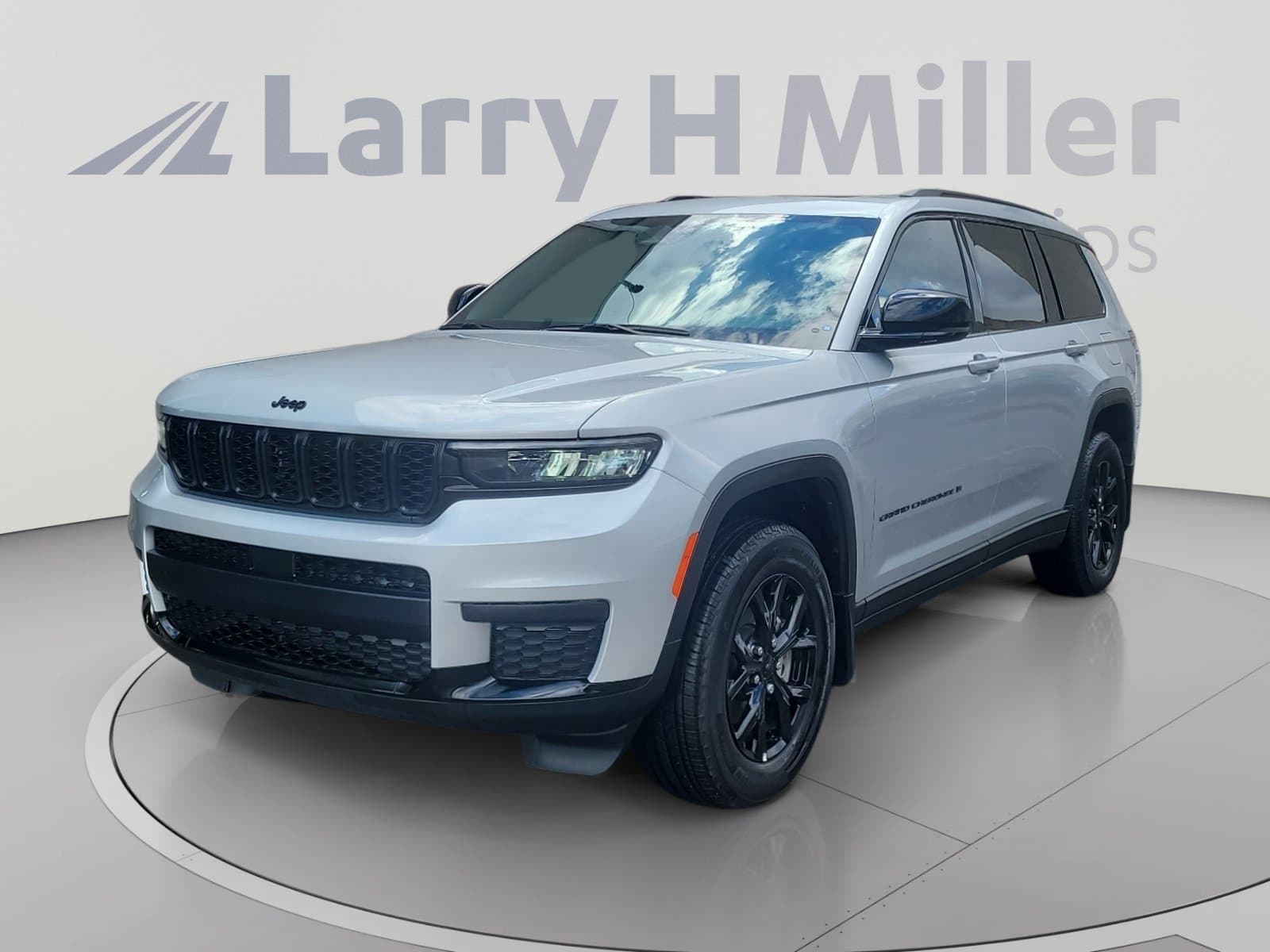 2025 Jeep Grand Cherokee L Altitude X — photo 1 of 35