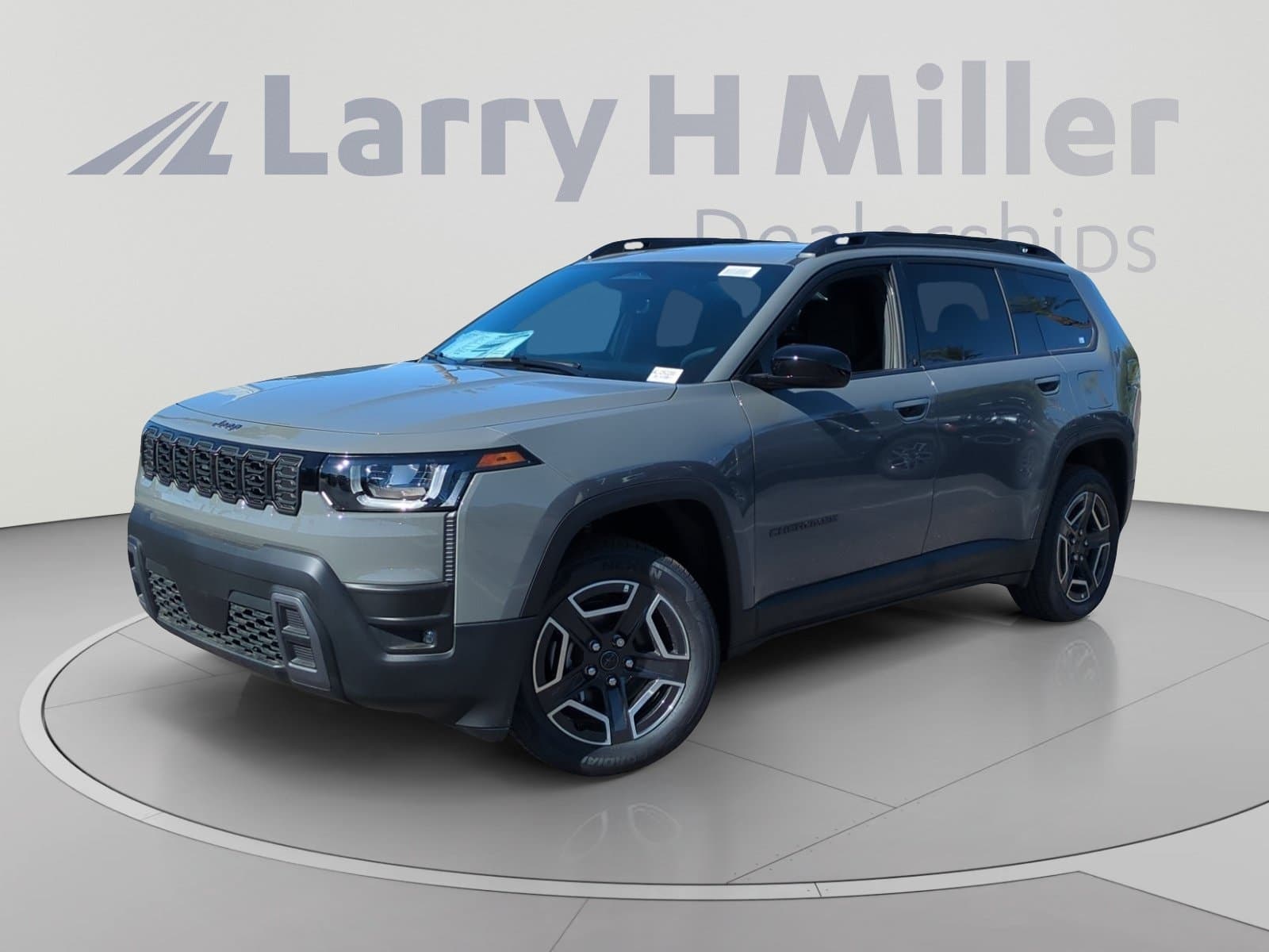 2026 Jeep Cherokee Laredo — photo 1 of 44