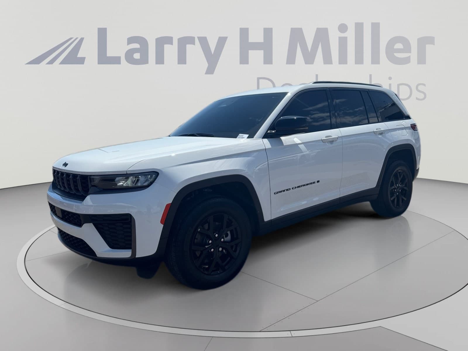 2026 Jeep Grand Cherokee Laredo — photo 1 of 33