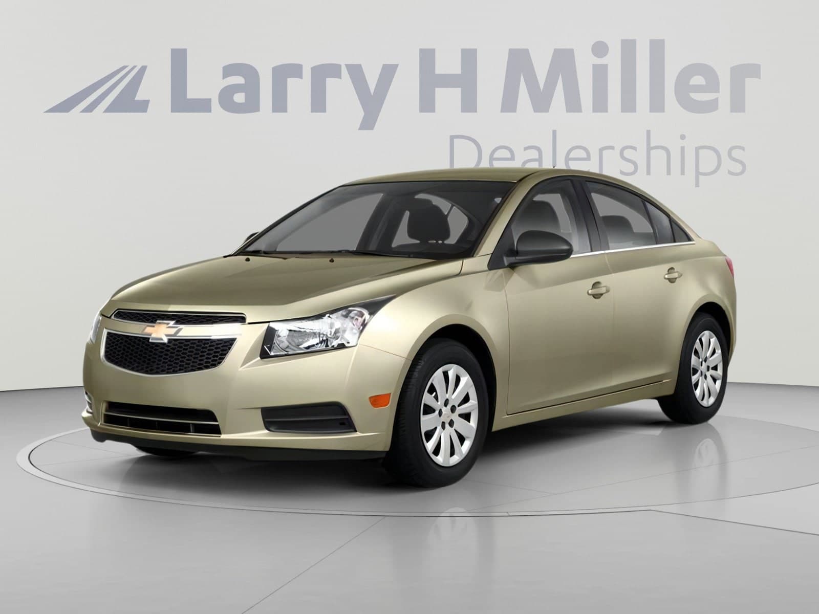 2013 Chevrolet Cruze LS Auto — photo 1 of 12
