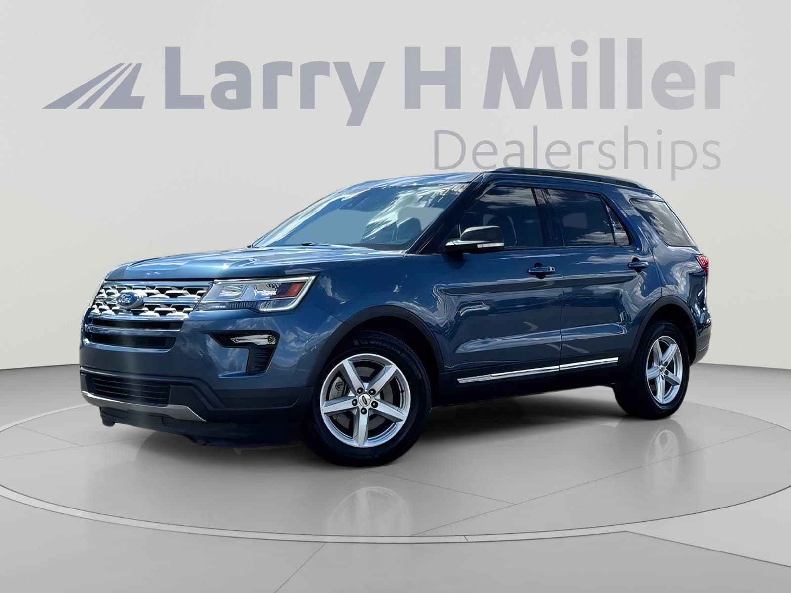 2019 Ford Explorer XLT — photo 1 of 34