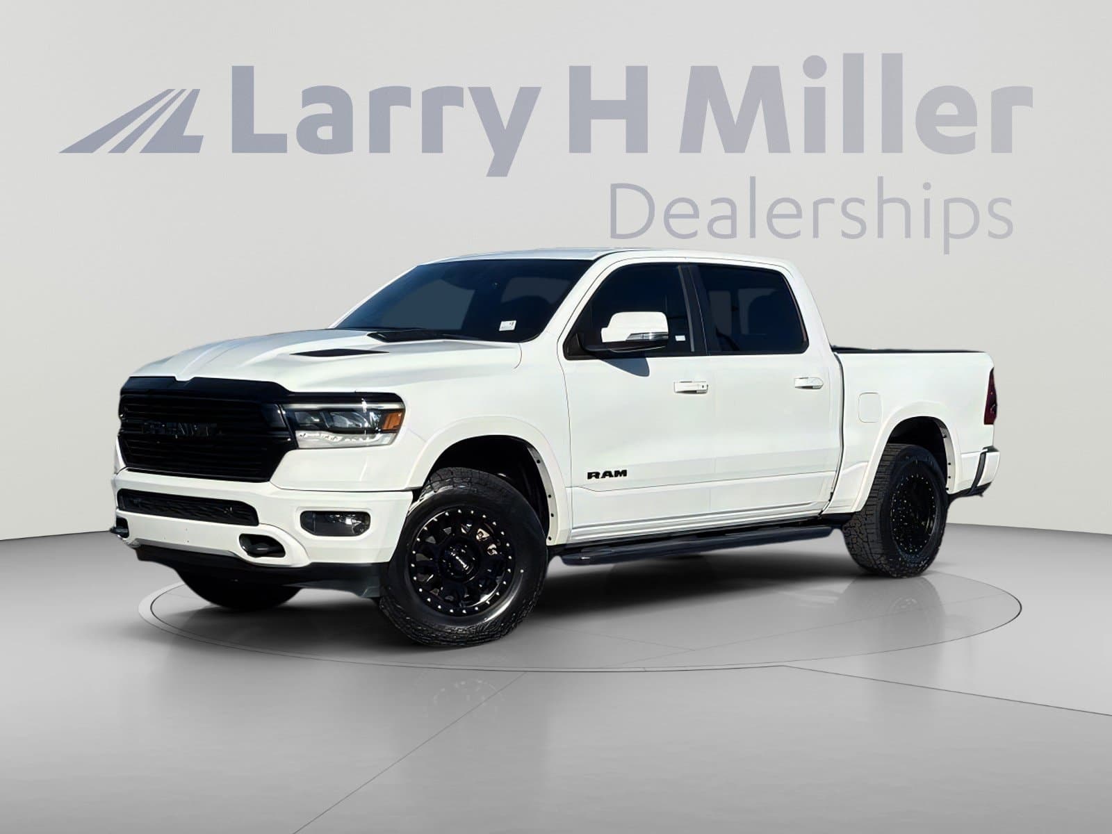 2020 RAM 1500 Laramie — photo 1 of 34