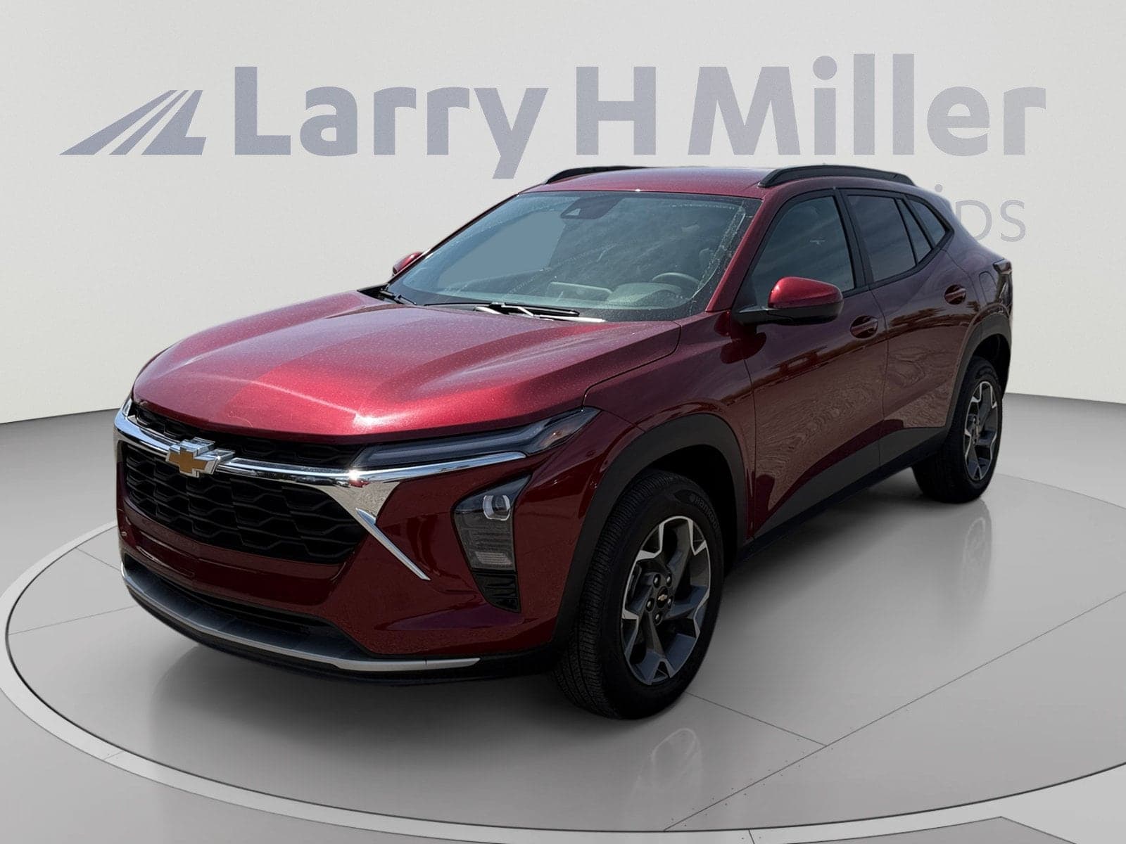 2025 Chevrolet Trax LT — photo 1 of 33