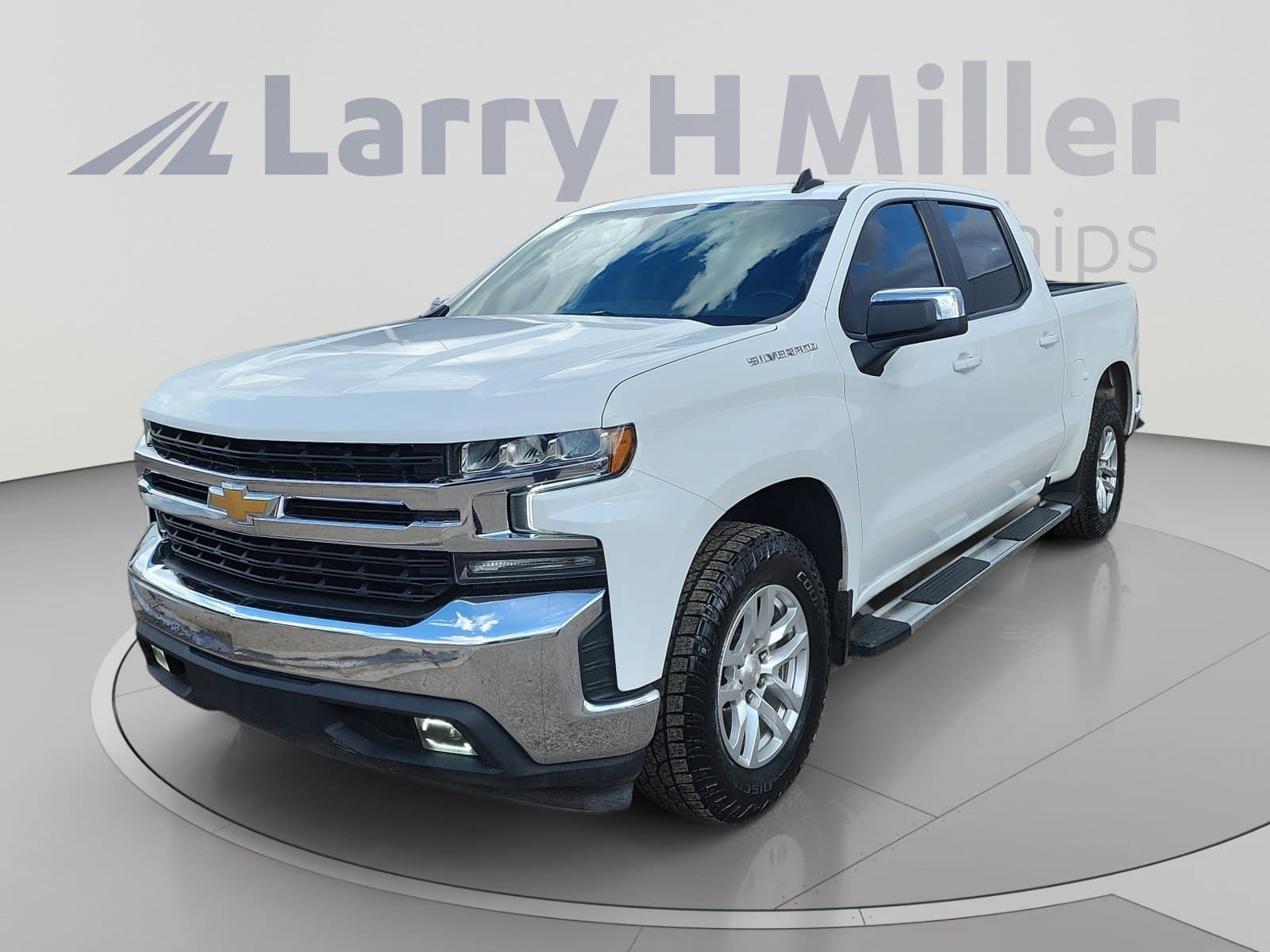 2021 Chevrolet Silverado 1500 LT — photo 1 of 37