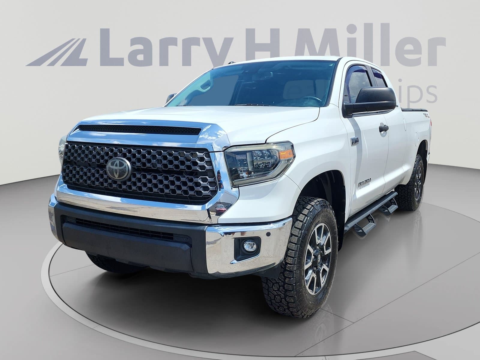 2018 Toyota Tundra SR5 5.7L V8 — photo 1 of 36