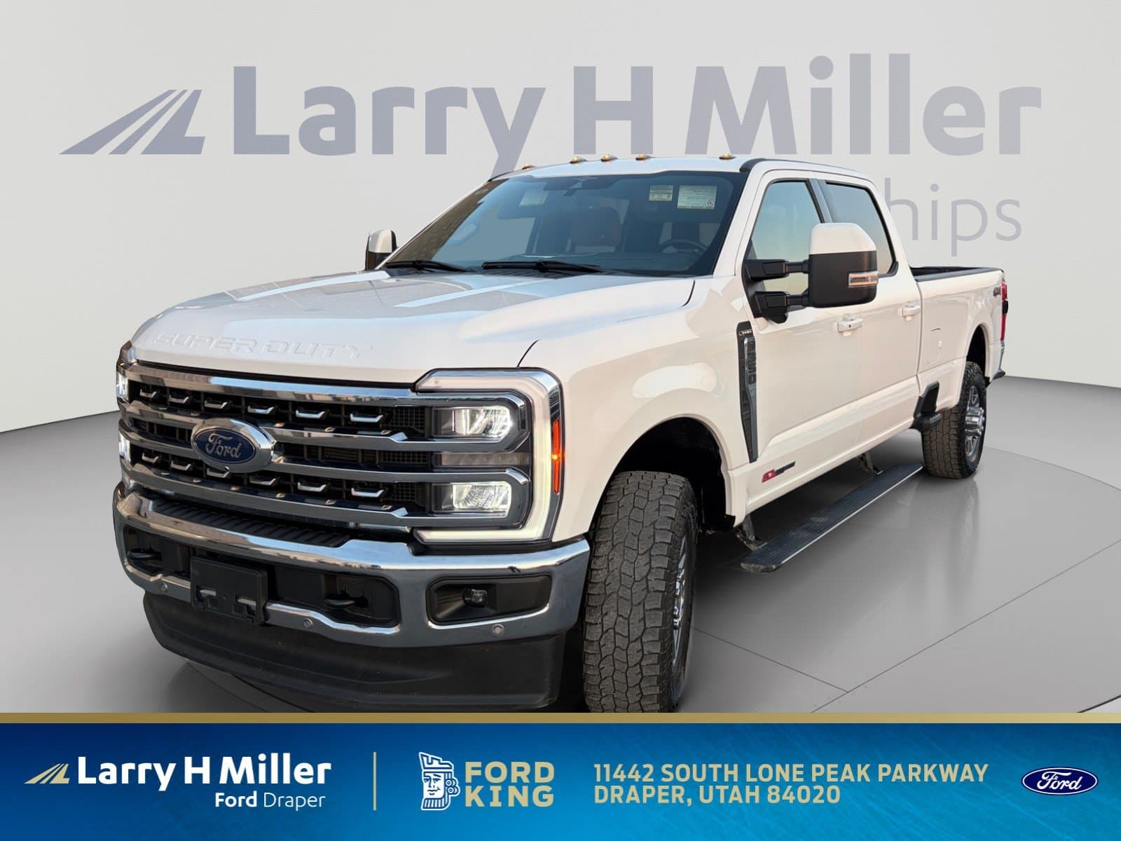 2023 Ford F-350 LARIAT — photo 1 of 34