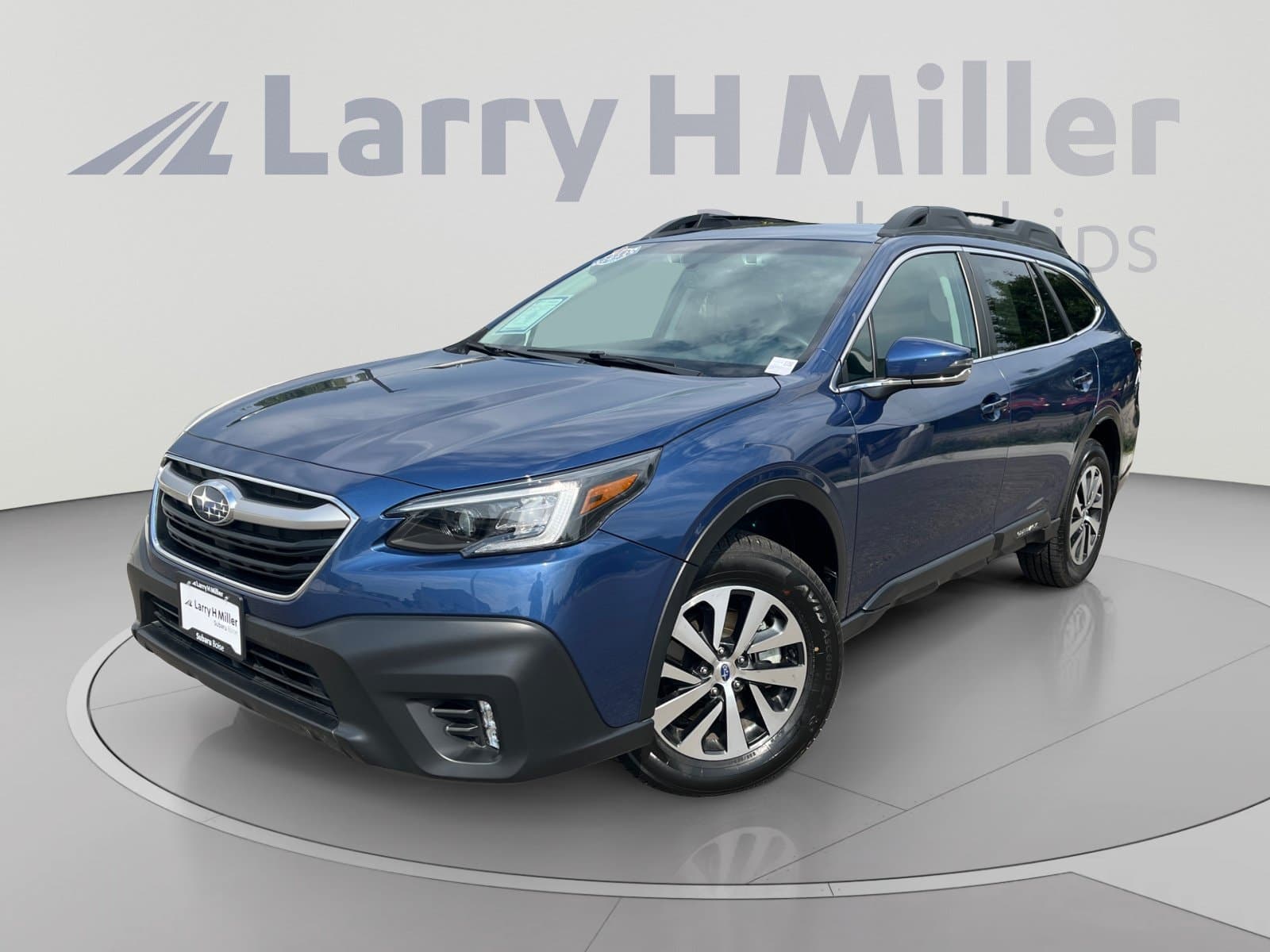 2020 Subaru Outback Premium — photo 1 of 35