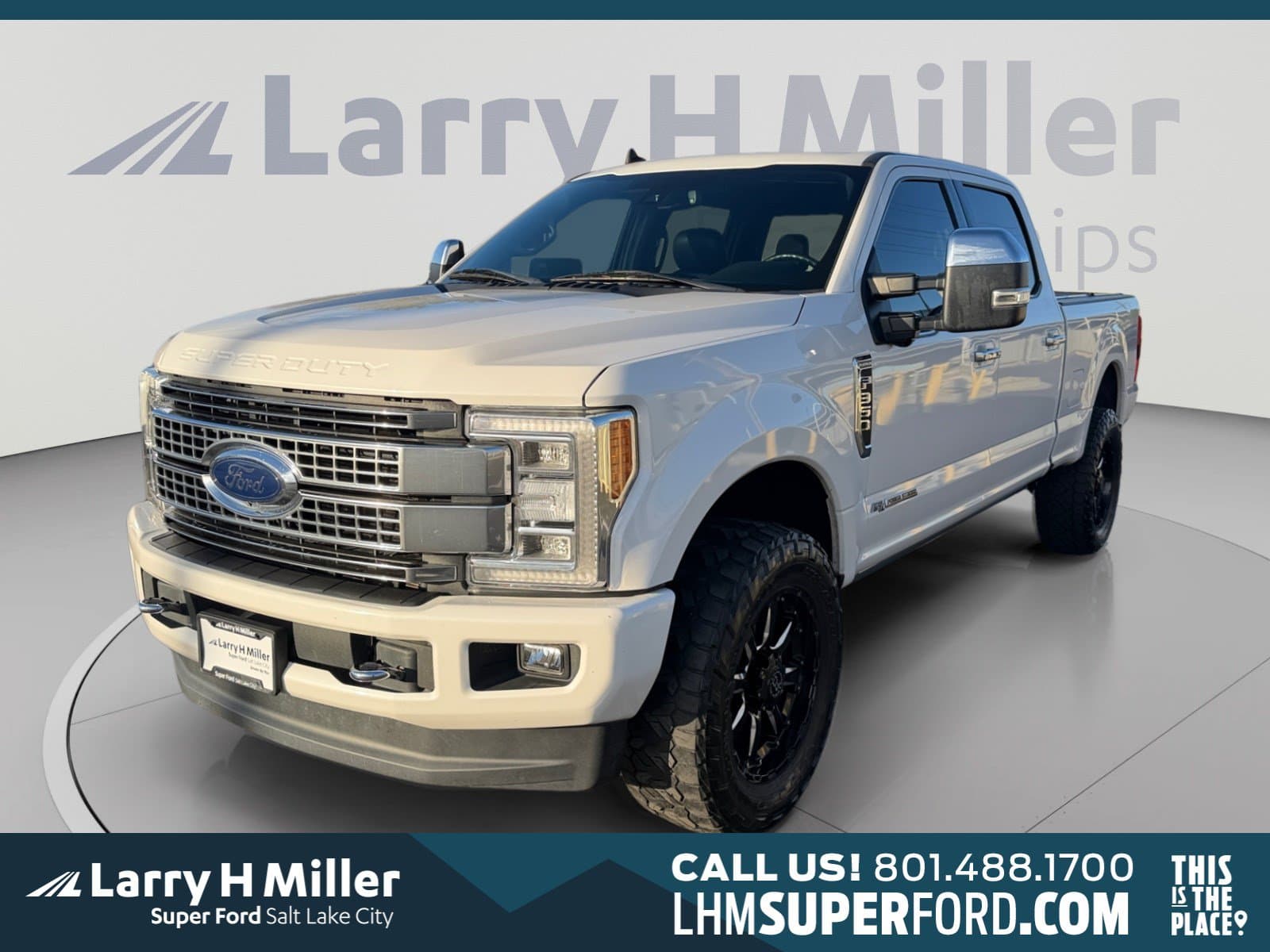 2019 Ford Super Duty F-350 SRW Platinum — photo 1 of 35