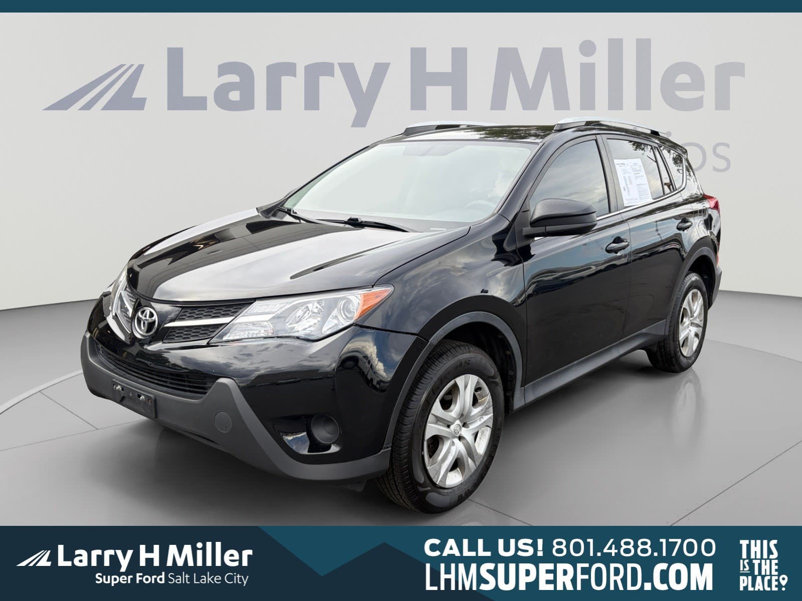 2014 Toyota RAV4 LE — photo 1 of 32