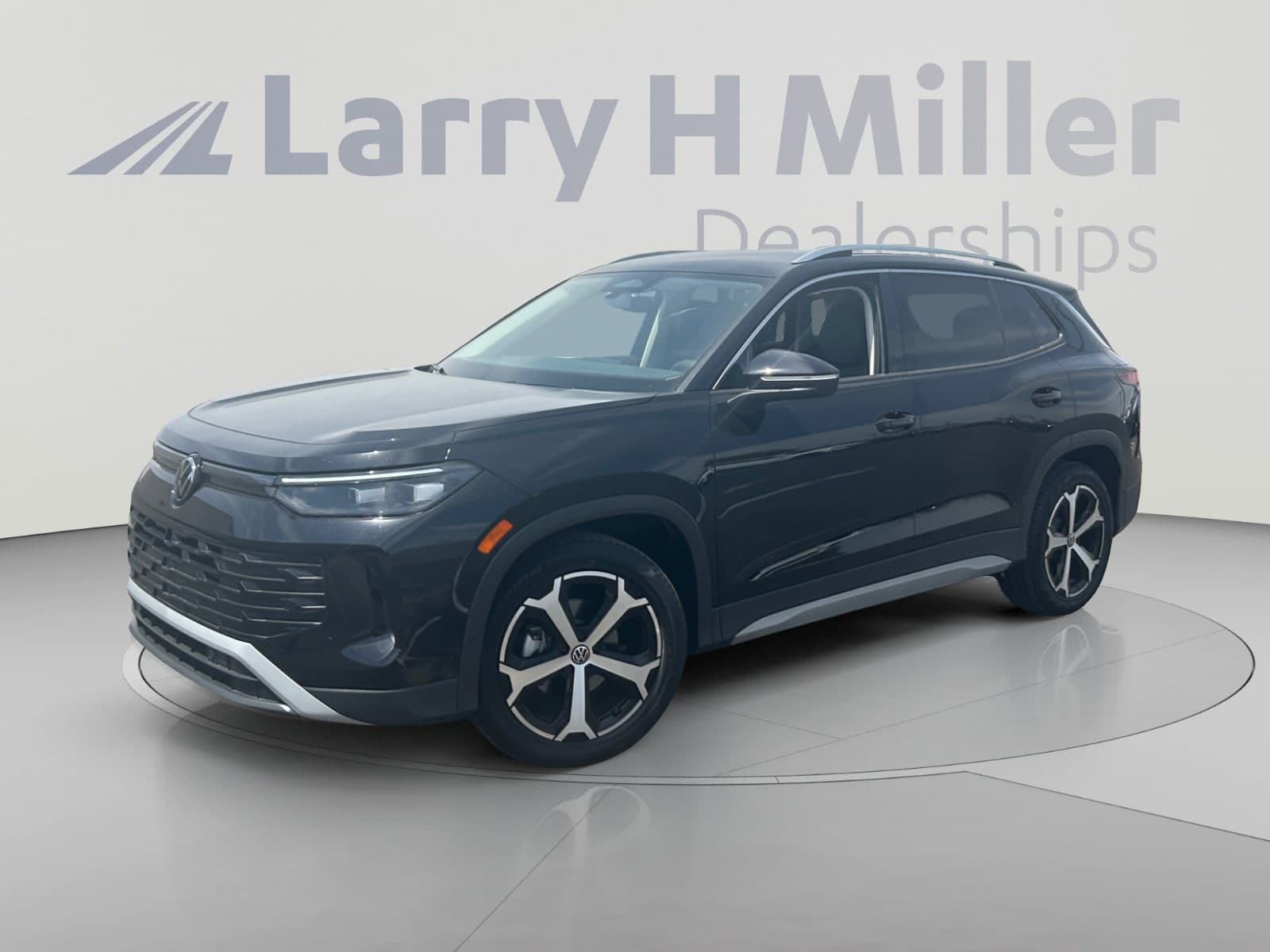 2026 Volkswagen Tiguan SE — photo 1 of 31