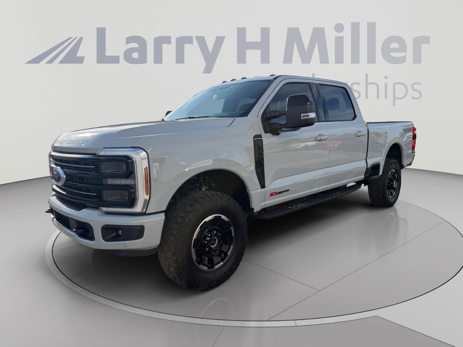2026 Ford Super Duty F-350 SRW Platinum — photo 1 of 36