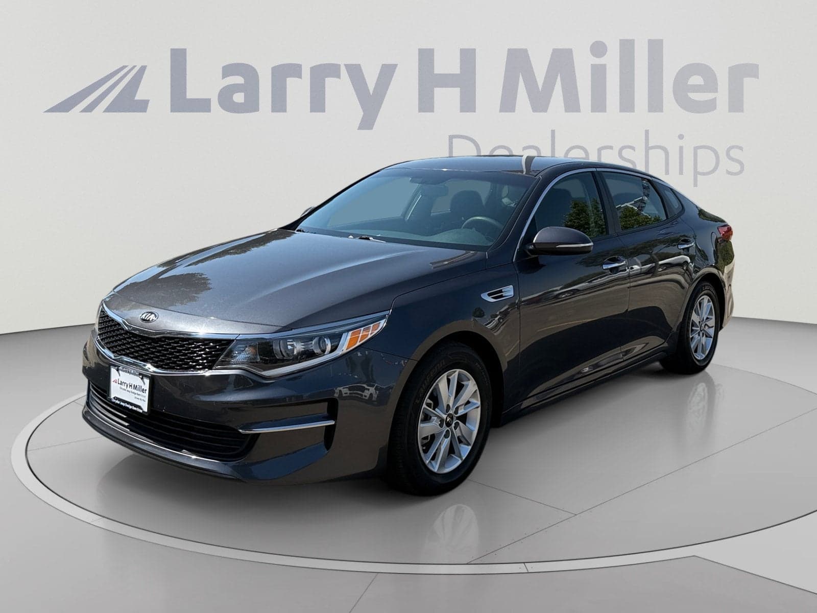 2018 Kia Optima LX — photo 1 of 35