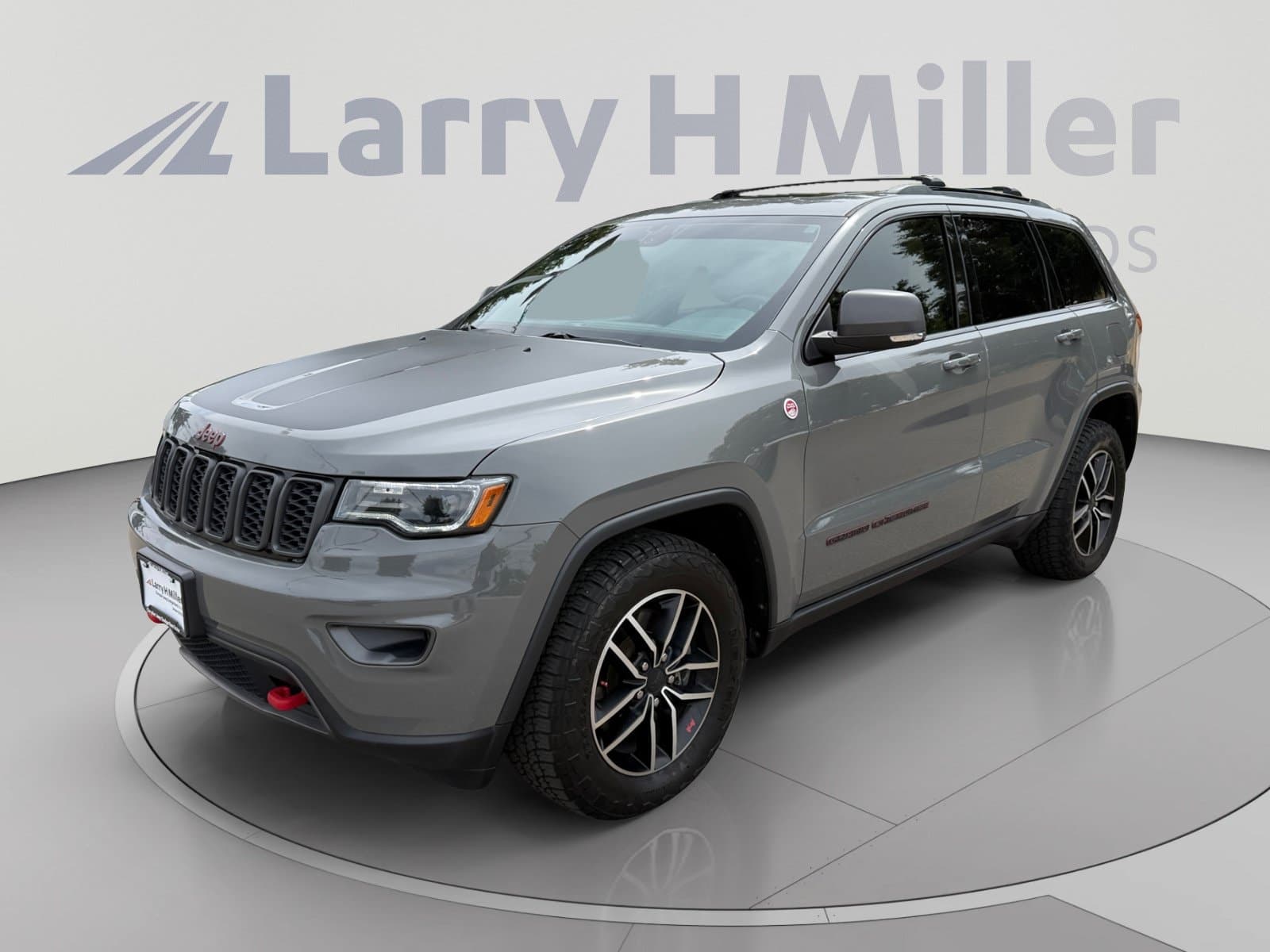 2020 Jeep Grand Cherokee Trailhawk — photo 1 of 35