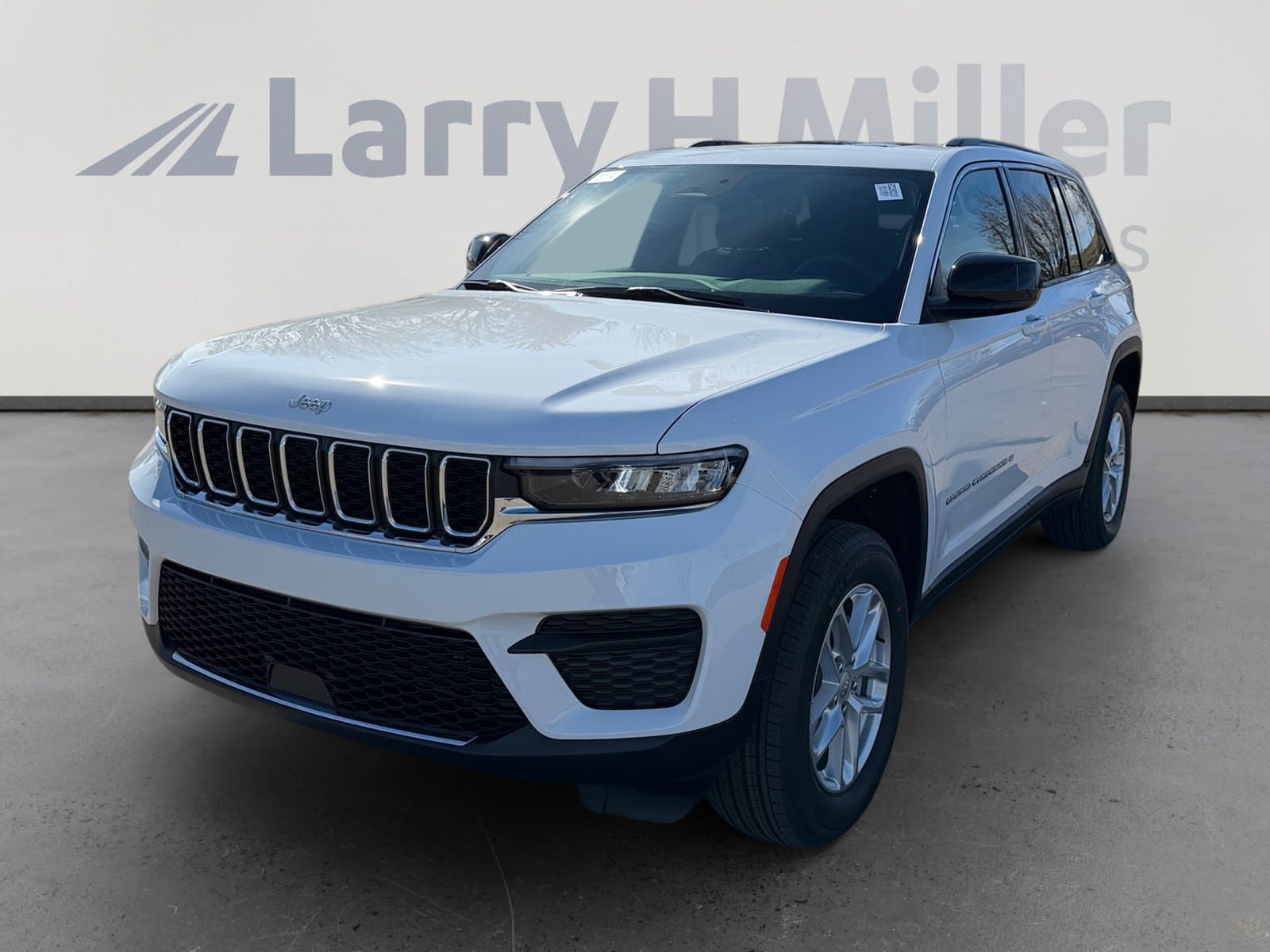 2026 Jeep Grand Cherokee Laredo X — photo 1 of 35