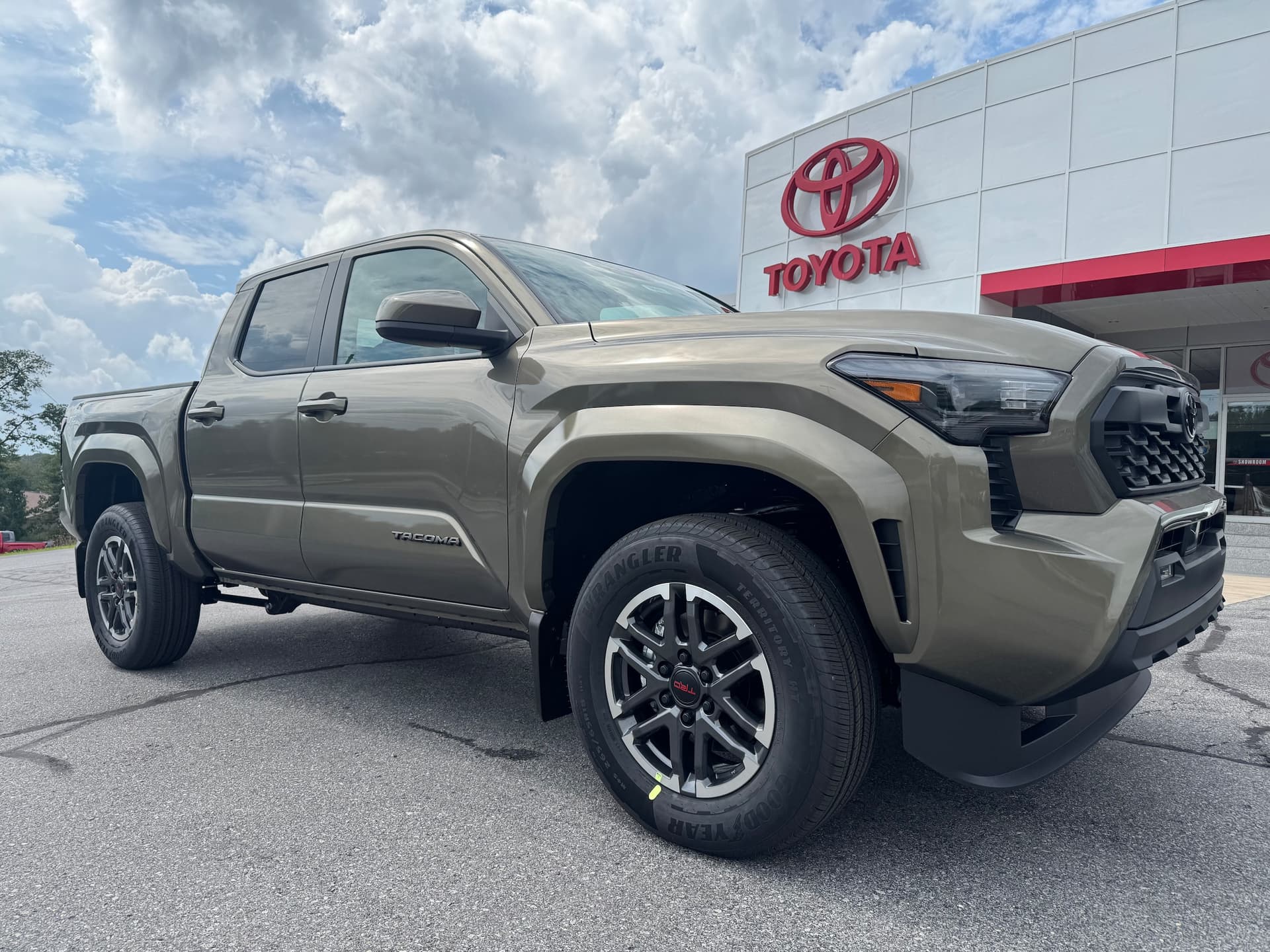 2026 Toyota Tacoma 4WD TRD Sport — photo 1 of 49