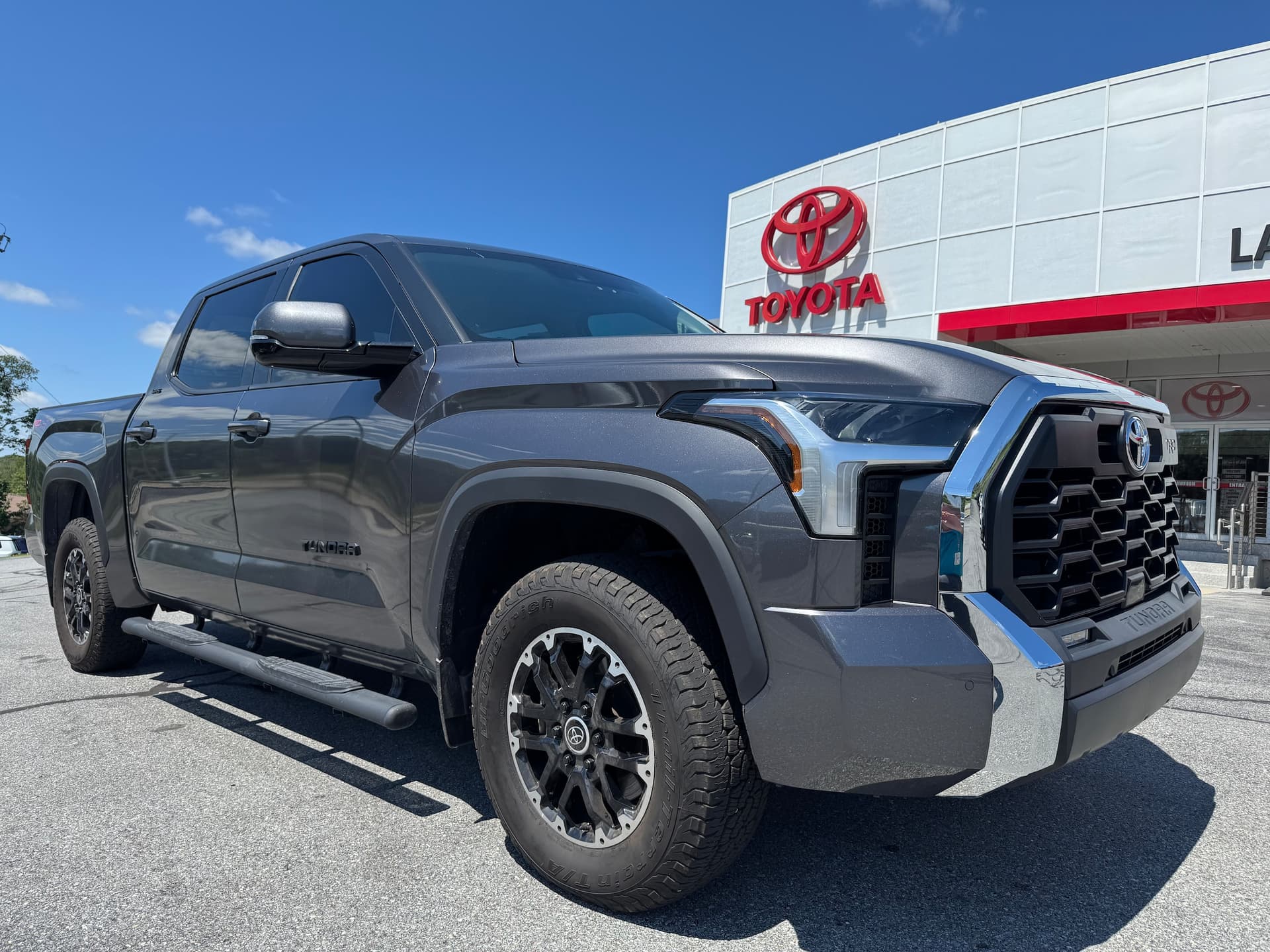 2023 Toyota Tundra Crewmax SR5 TRD Off Road — photo 1 of 19