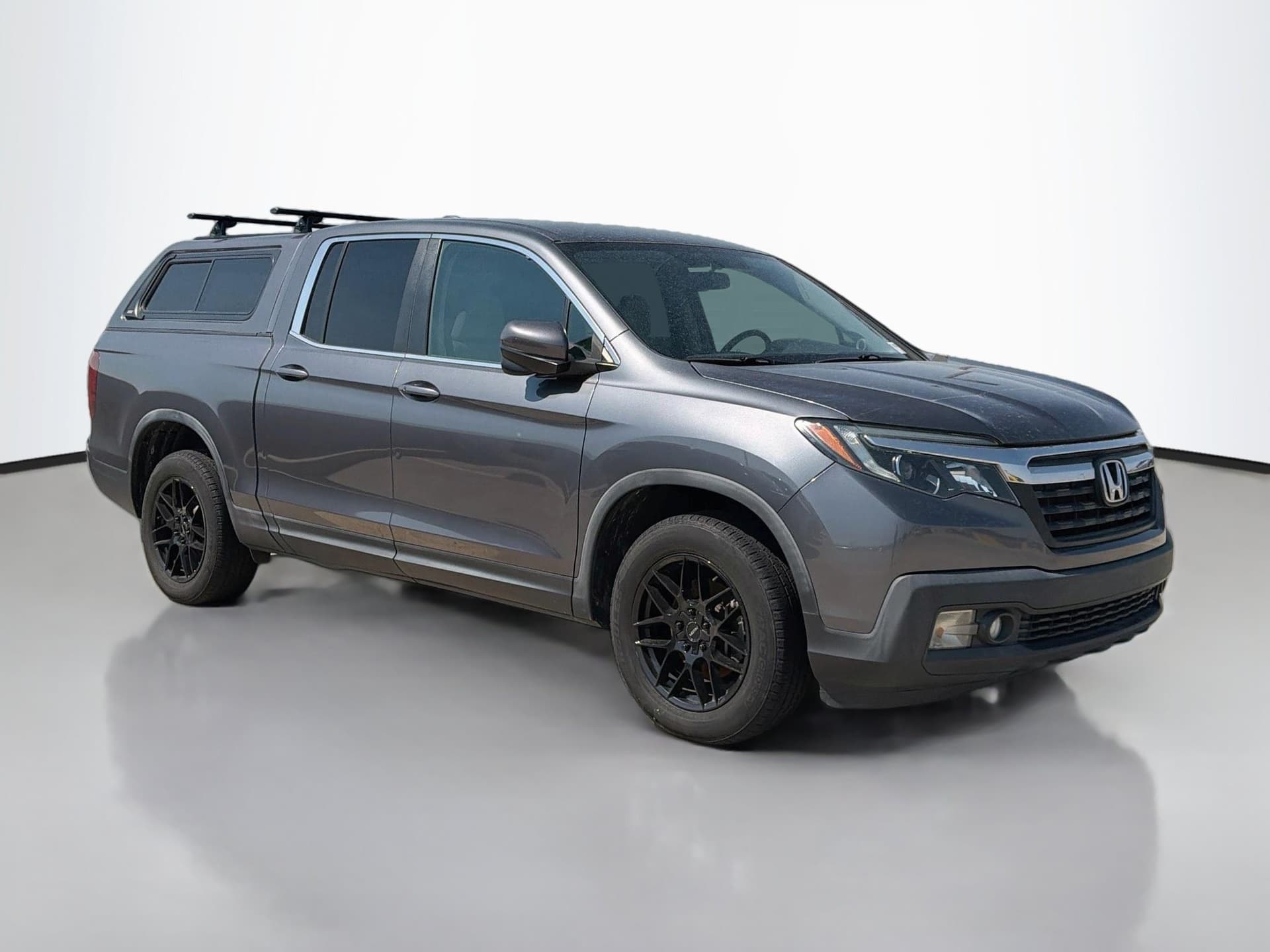 2017 Honda Ridgeline RTL-T — photo 1 of 7