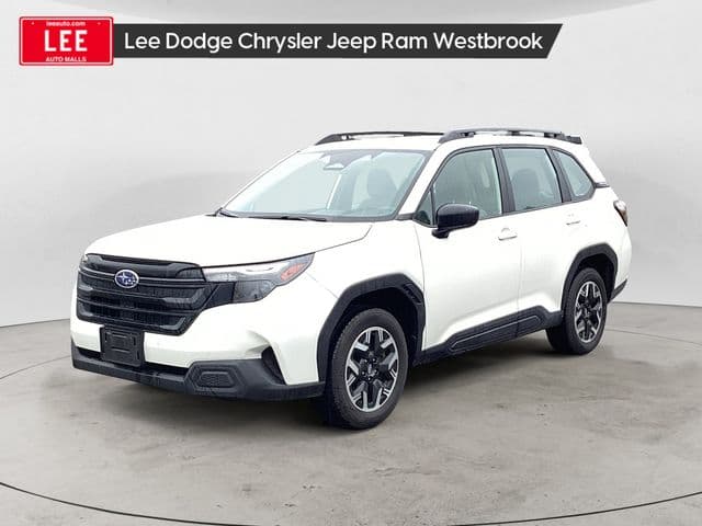 2025 Subaru Forester Base — photo 1 of 13