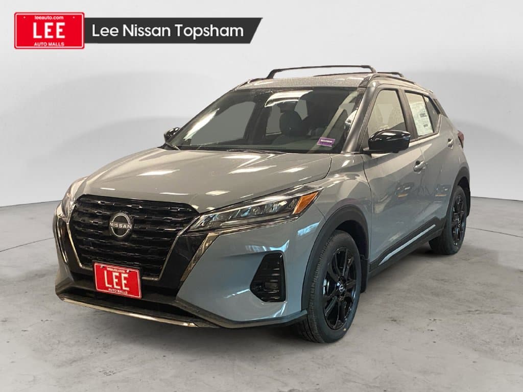 2024 Nissan Kicks SR — photo 1 of 17