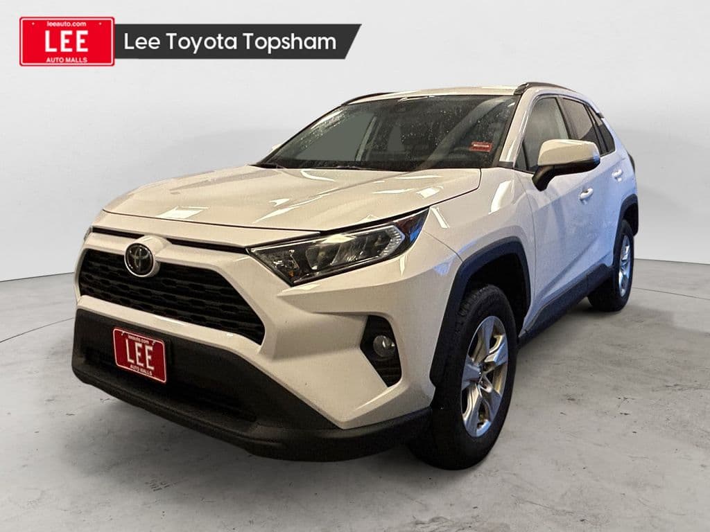 2020 Toyota RAV4 XLE — photo 1 of 8