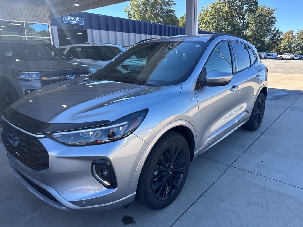 2023 Ford Escape ST-Line Elite — photo 1 of 8