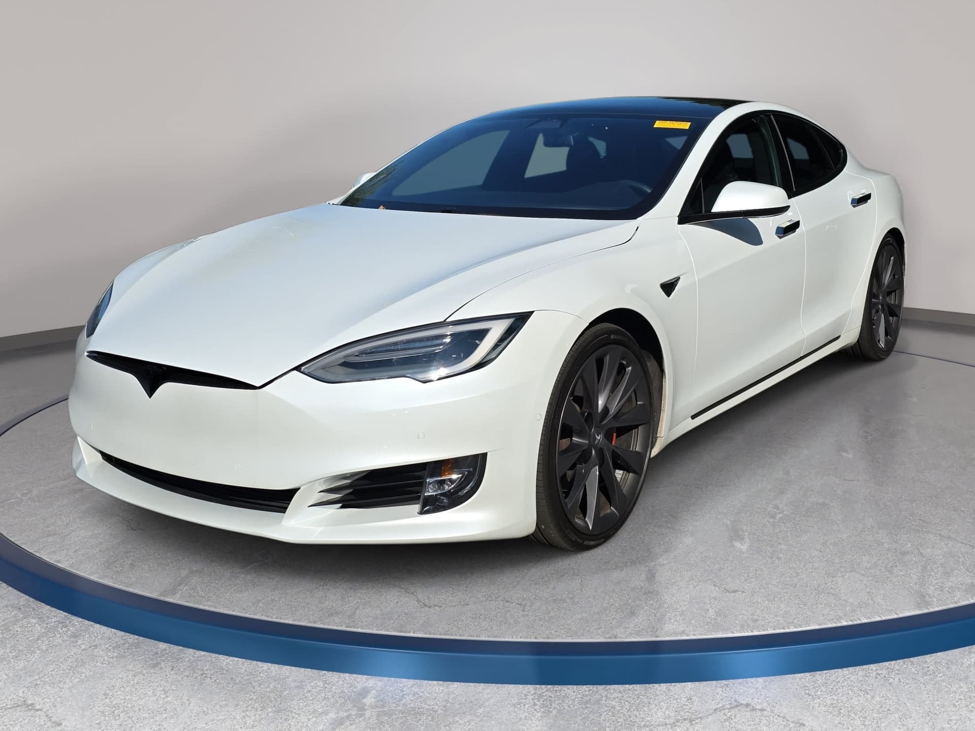 2020 Tesla Model S Performance — photo 1 of 7
