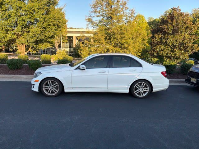 2013 Mercedes-Benz C-Class Base — photo 1 of 17