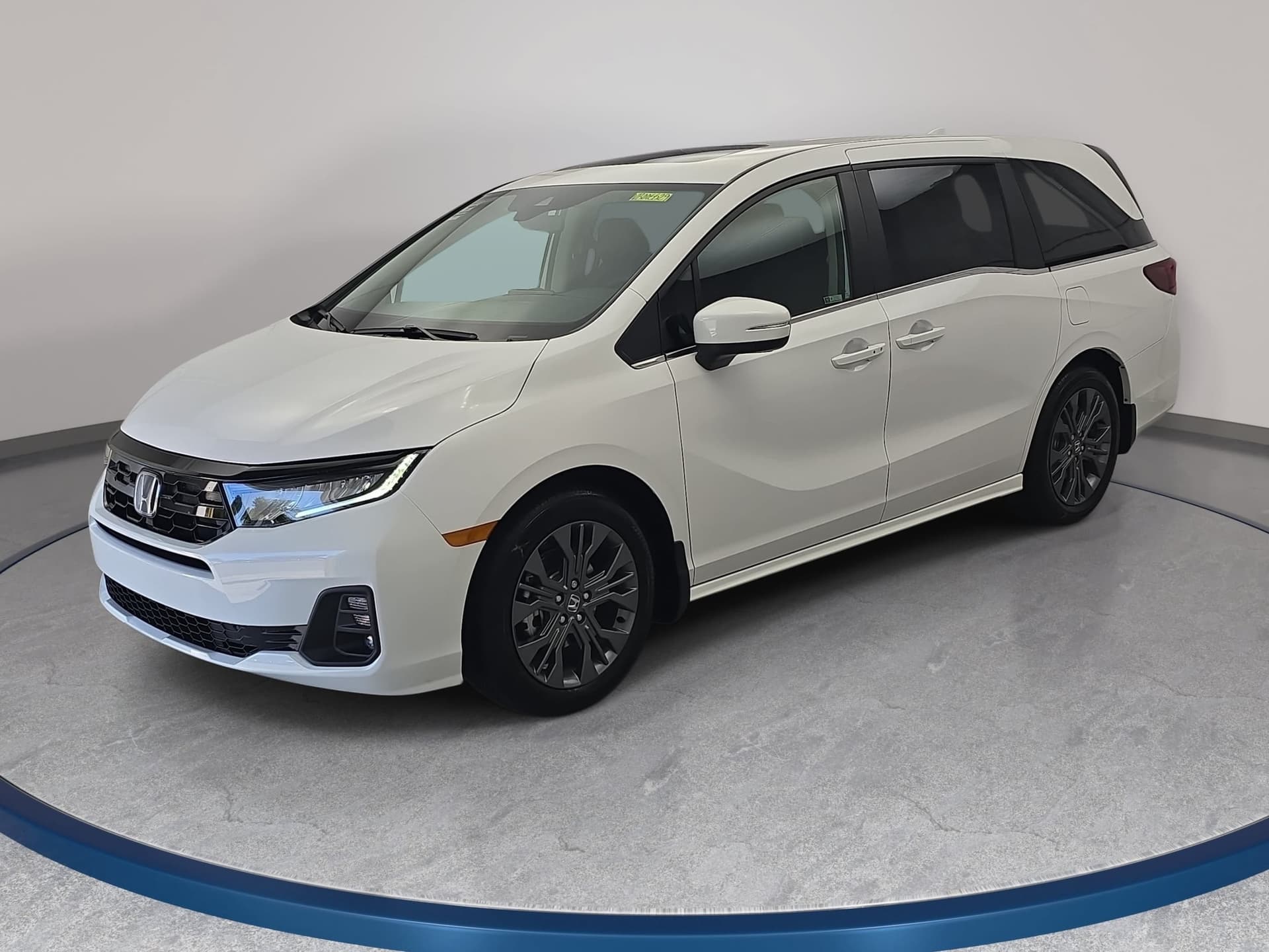 2027 Honda Odyssey Touring — photo 1 of 35