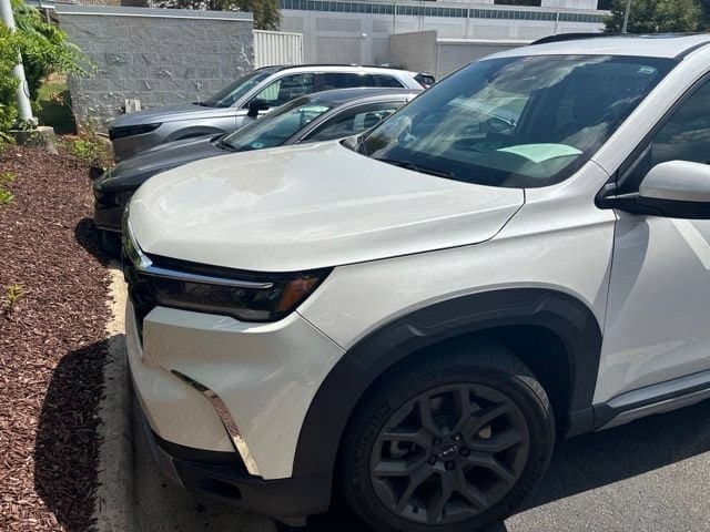2023 Honda Pilot Touring — photo 1 of 14