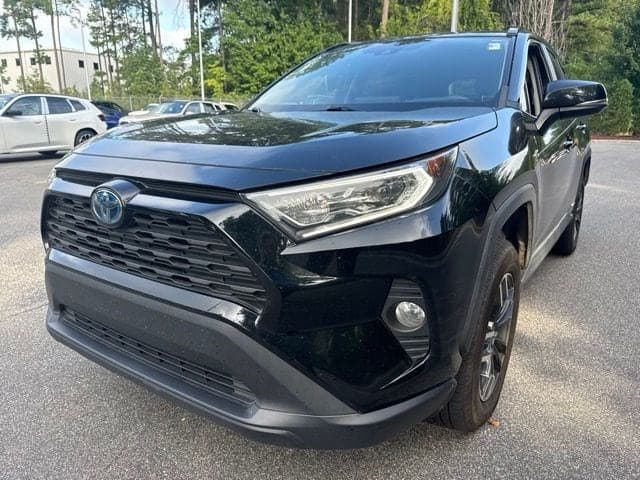 2019 Toyota RAV4 Hybrid XLE — photo 1 of 16