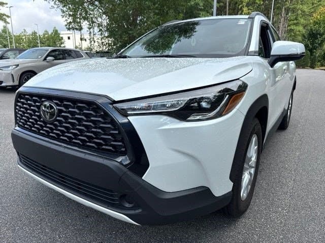 2022 Toyota Corolla Cross LE — photo 1 of 16