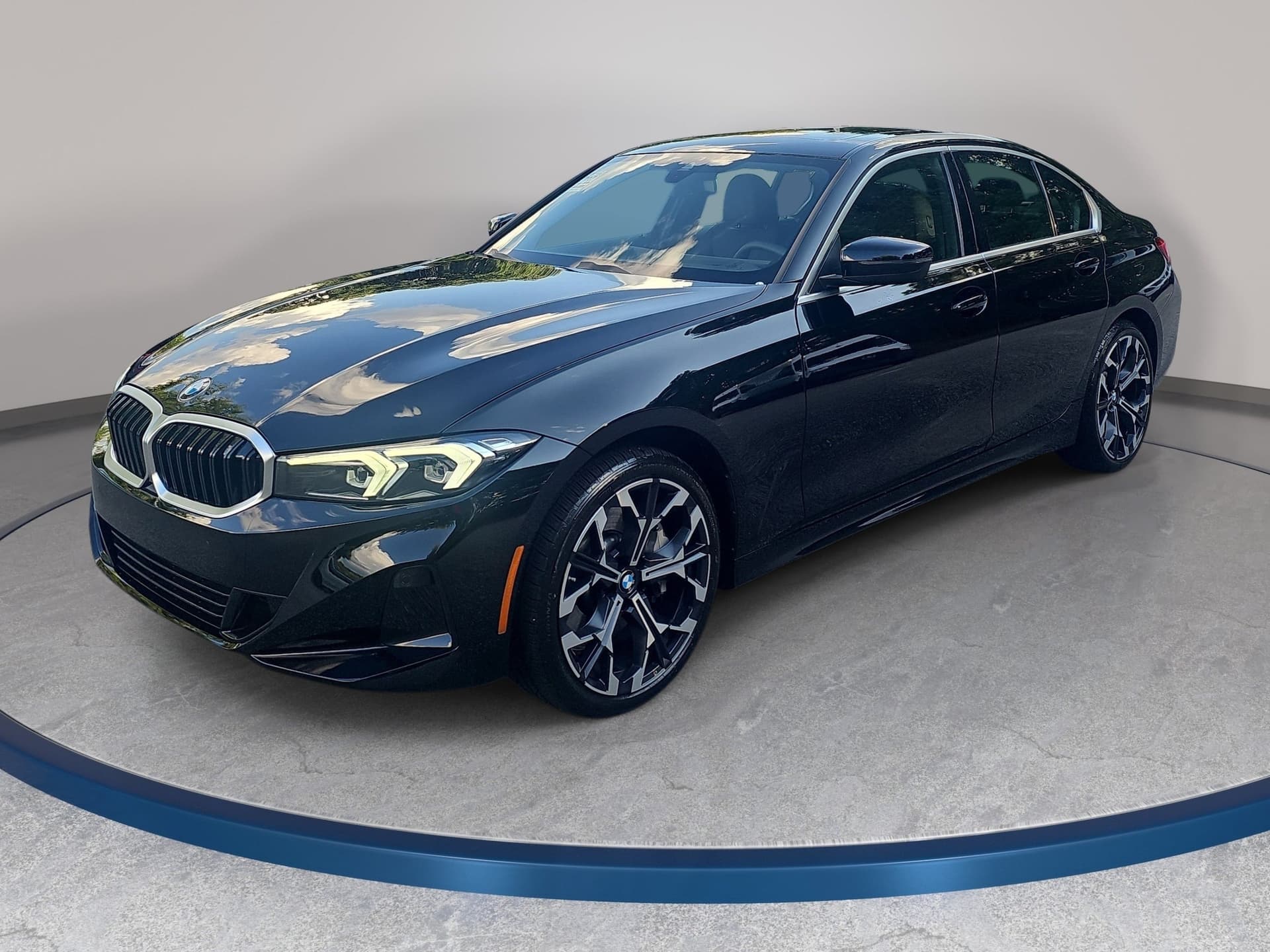 2025 BMW 330i xDrive — photo 1 of 39