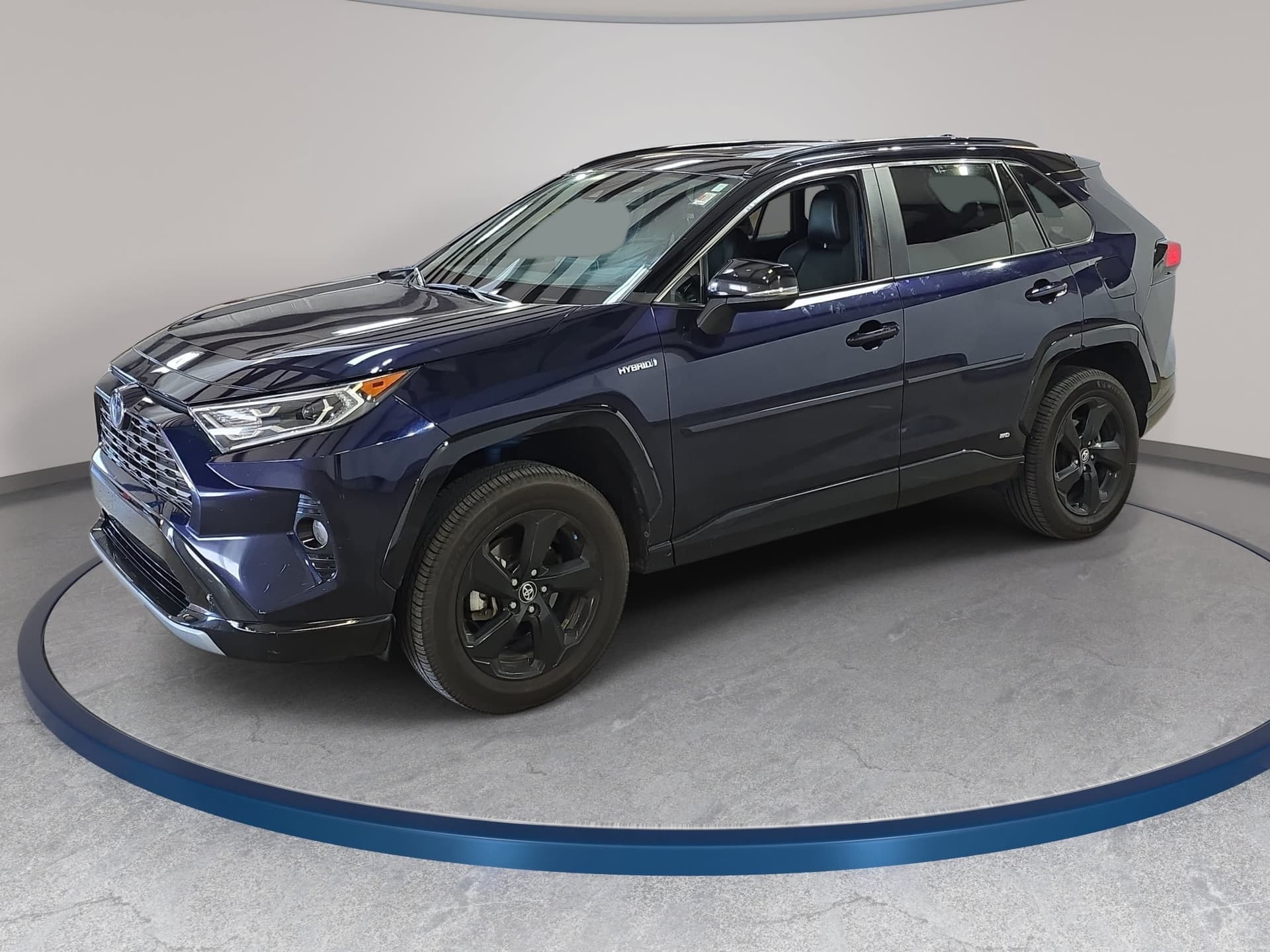 2020 Toyota RAV4 Hybrid XSE — photo 1 of 12
