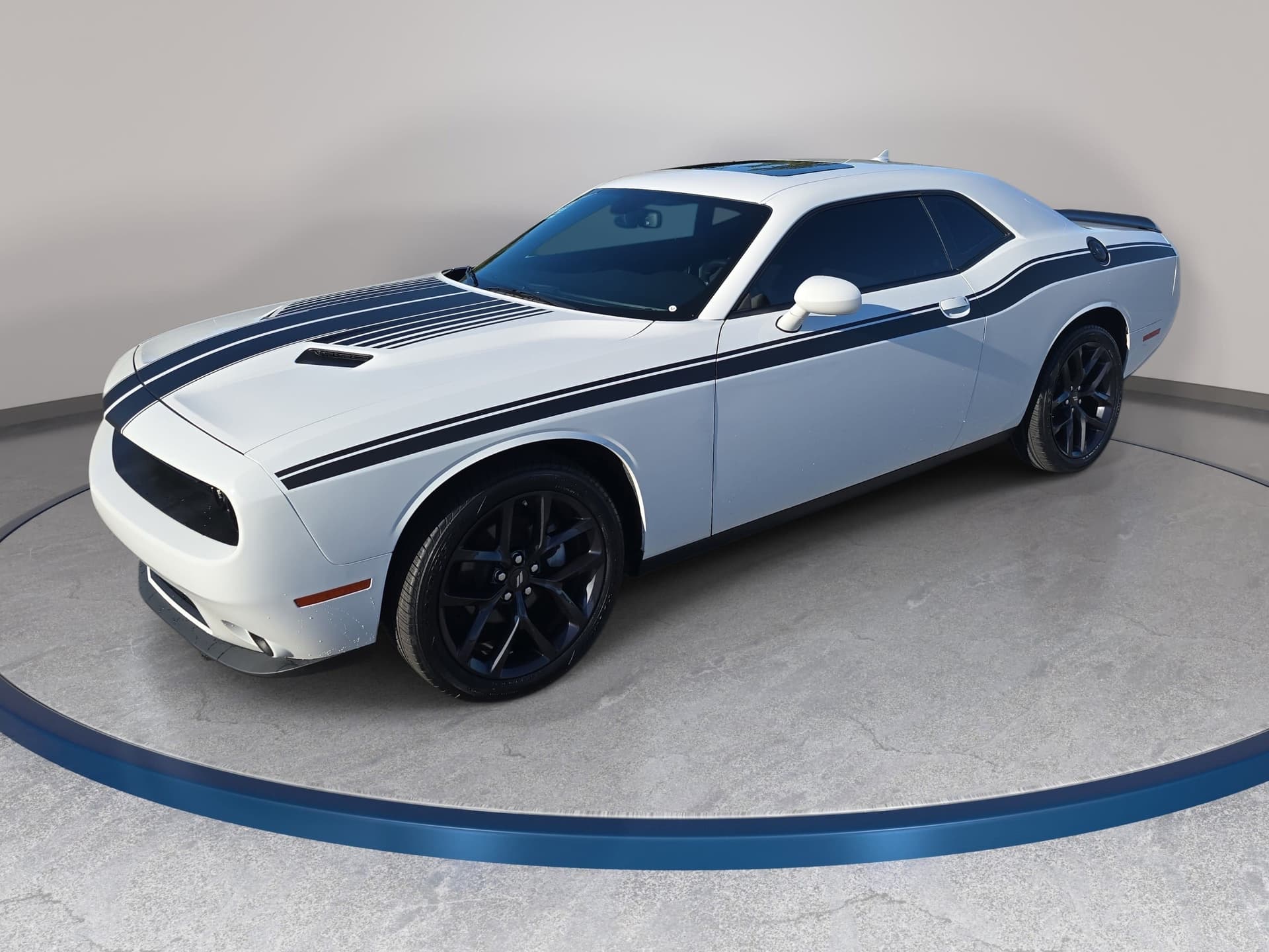 2023 Dodge Challenger SXT — photo 1 of 33
