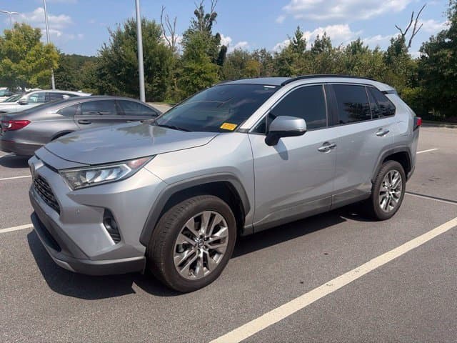 2019 Toyota RAV4 Limited — photo 1 of 17