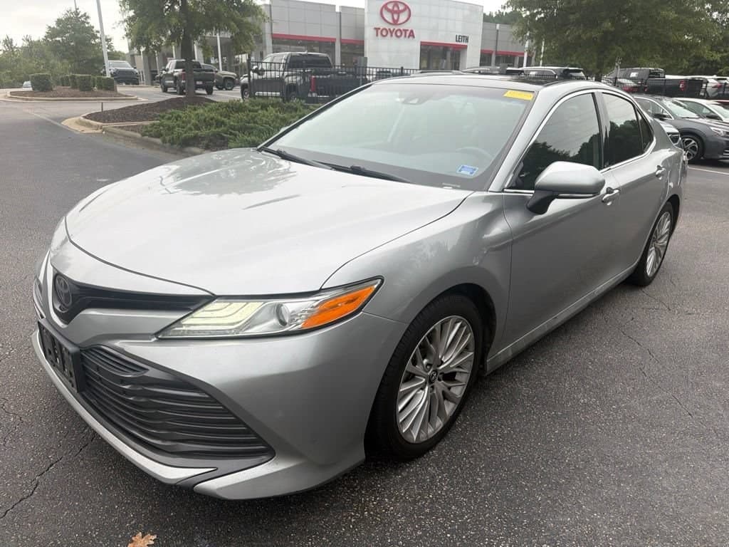 2019 Toyota Camry XLE — photo 1 of 13