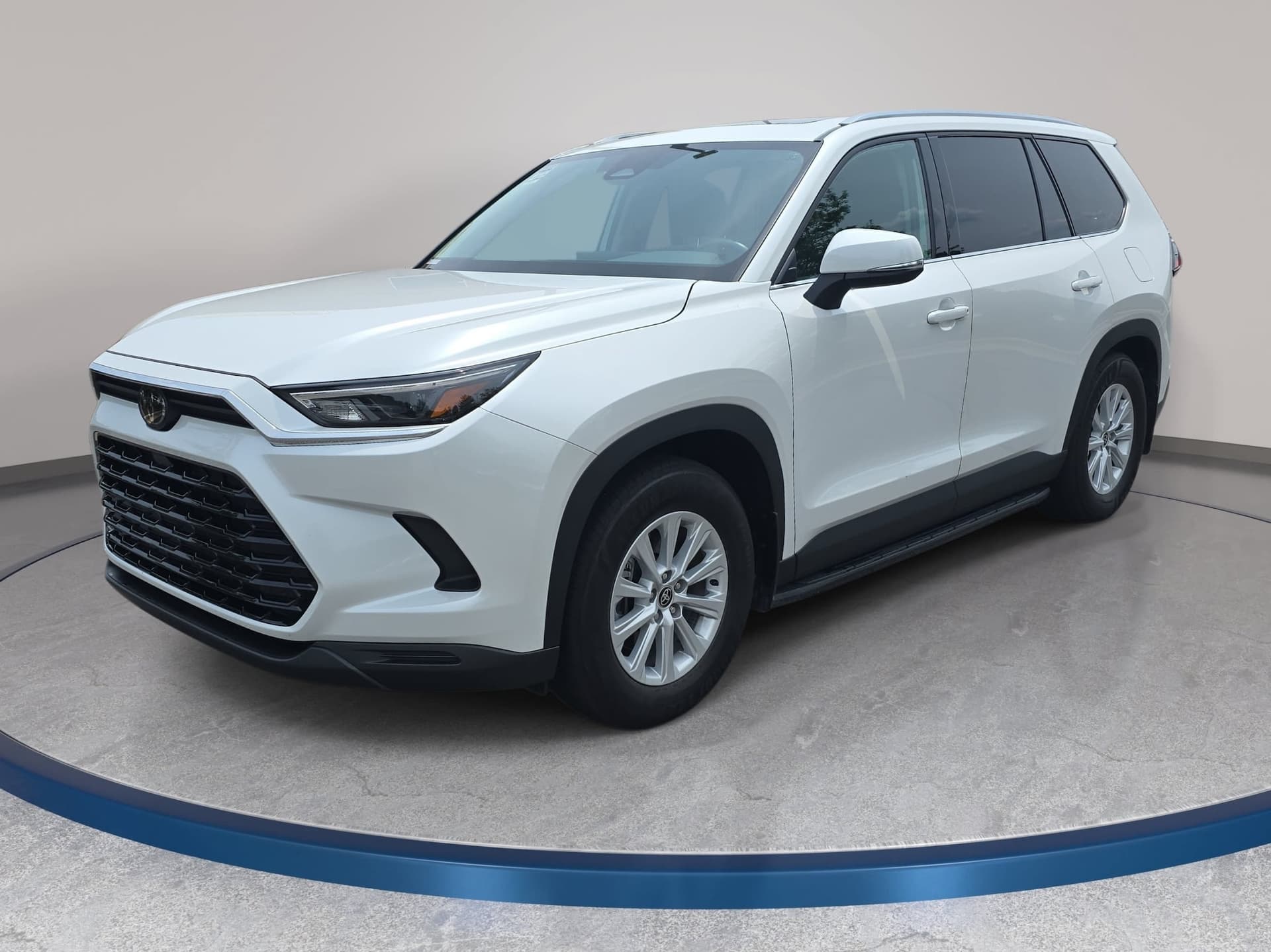 2024 Toyota Grand Highlander XLE — photo 1 of 37