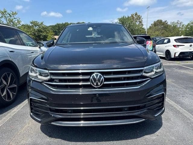 2023 Volkswagen Tiguan 2.0T SEL R-Line — photo 1 of 13