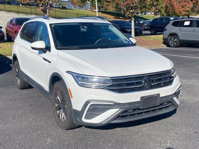 2022 Volkswagen Tiguan Base — photo 1 of 14