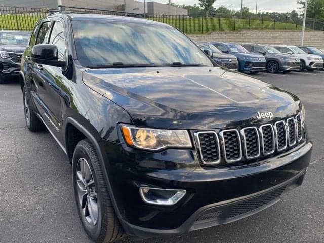 2018 Jeep Grand Cherokee Laredo 4x4 — photo 1 of 14
