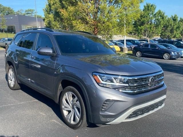 2022 Volkswagen Atlas 3.6L V6 SE w/Technology — photo 1 of 14