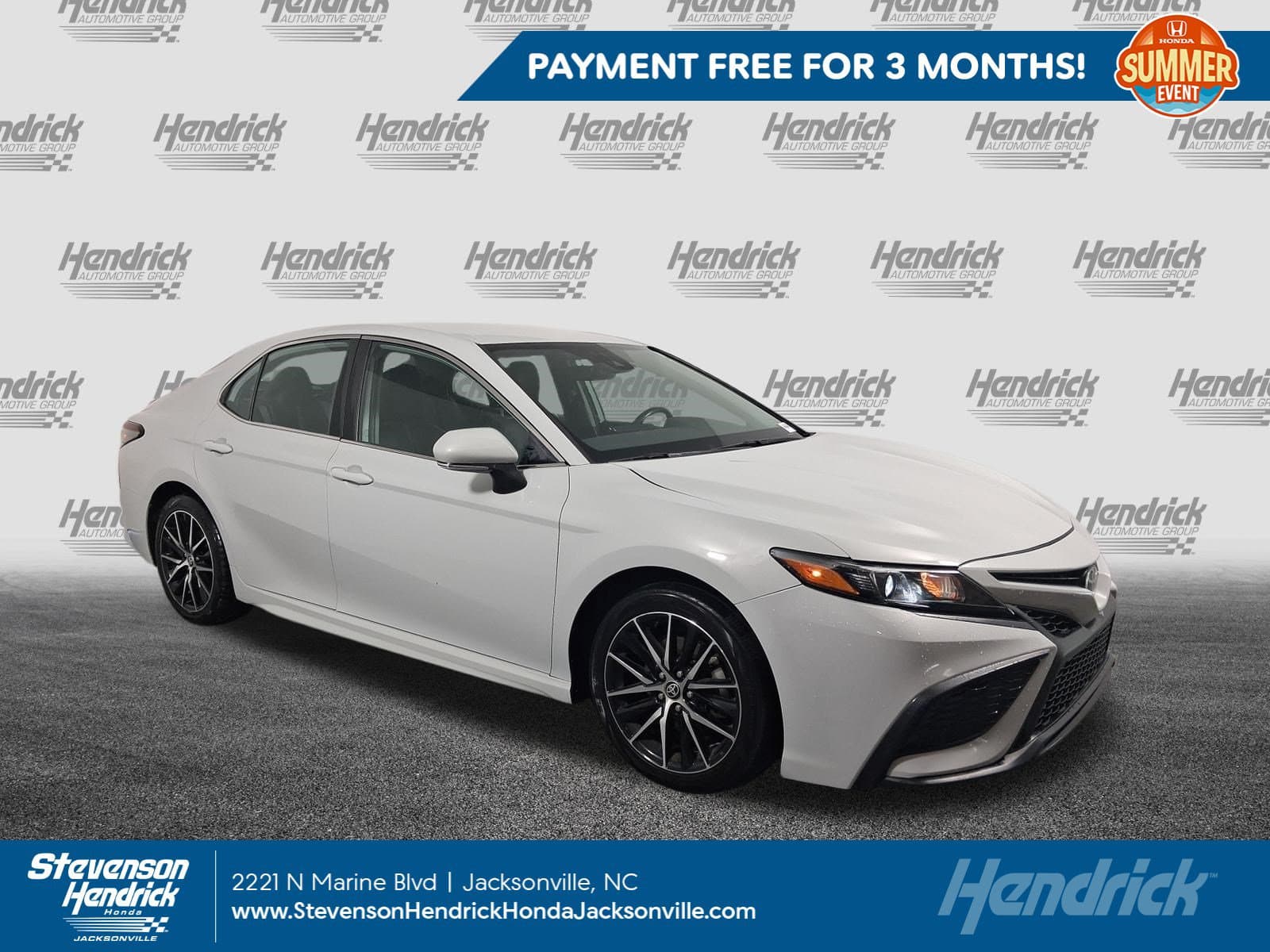 2024 Toyota Camry SE — photo 1 of 38