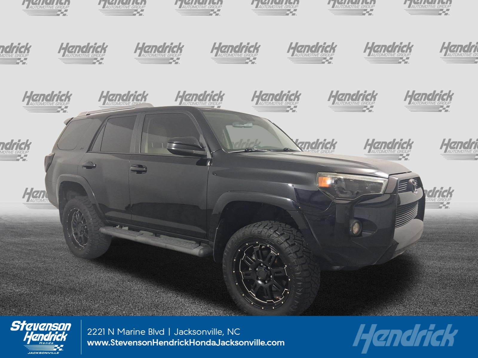 2018 Toyota 4Runner SR5 — photo 1 of 38