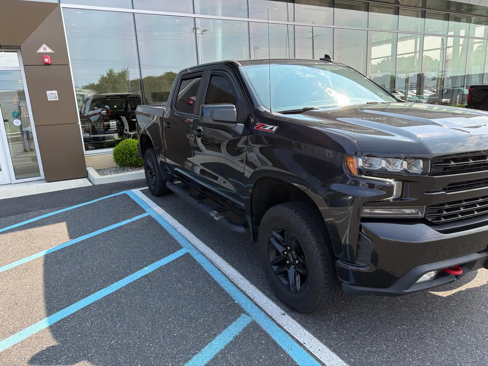 2021 Chevrolet Silverado 1500 LT Trail Boss — photo 1 of 11