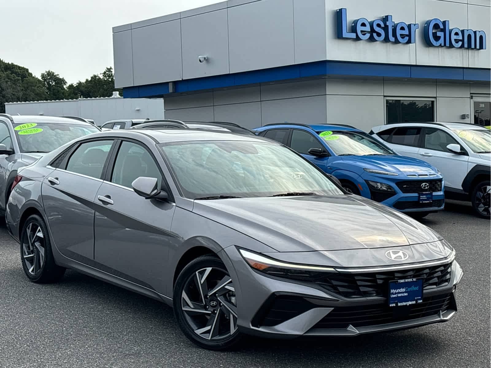 2024 Hyundai Elantra SEL — photo 1 of 33