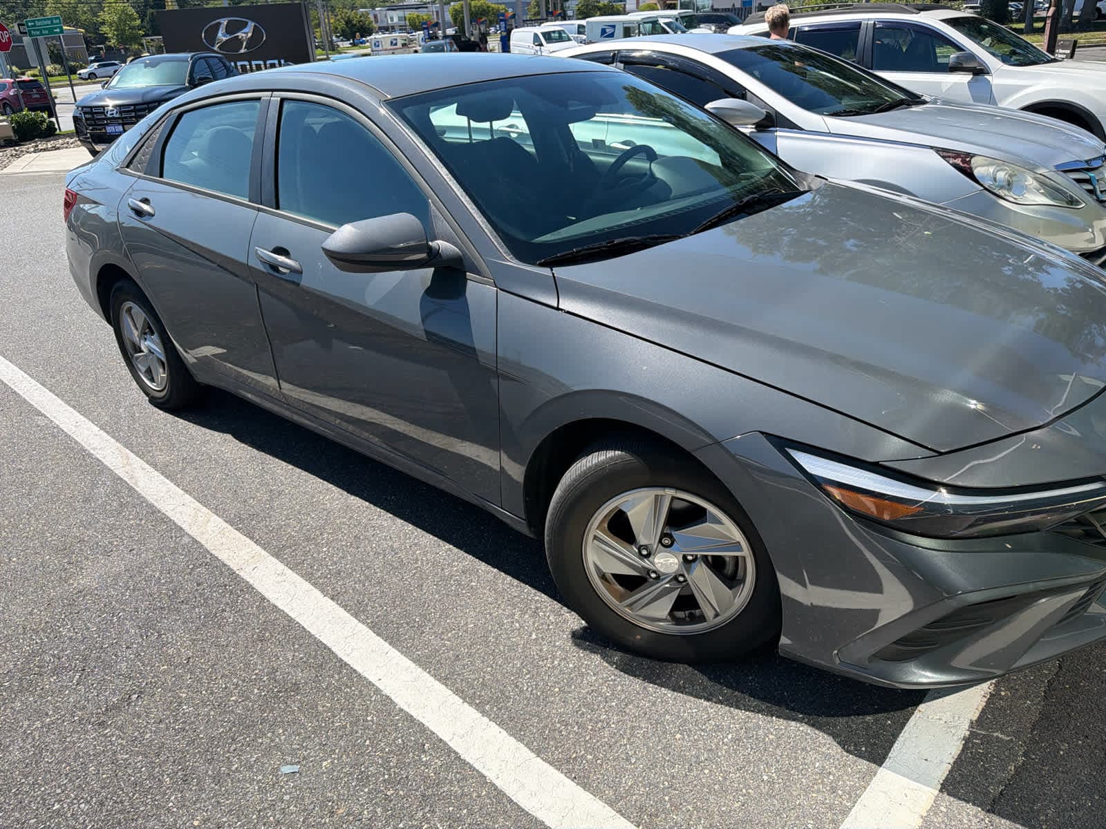 2024 Hyundai Elantra SE — photo 1 of 8